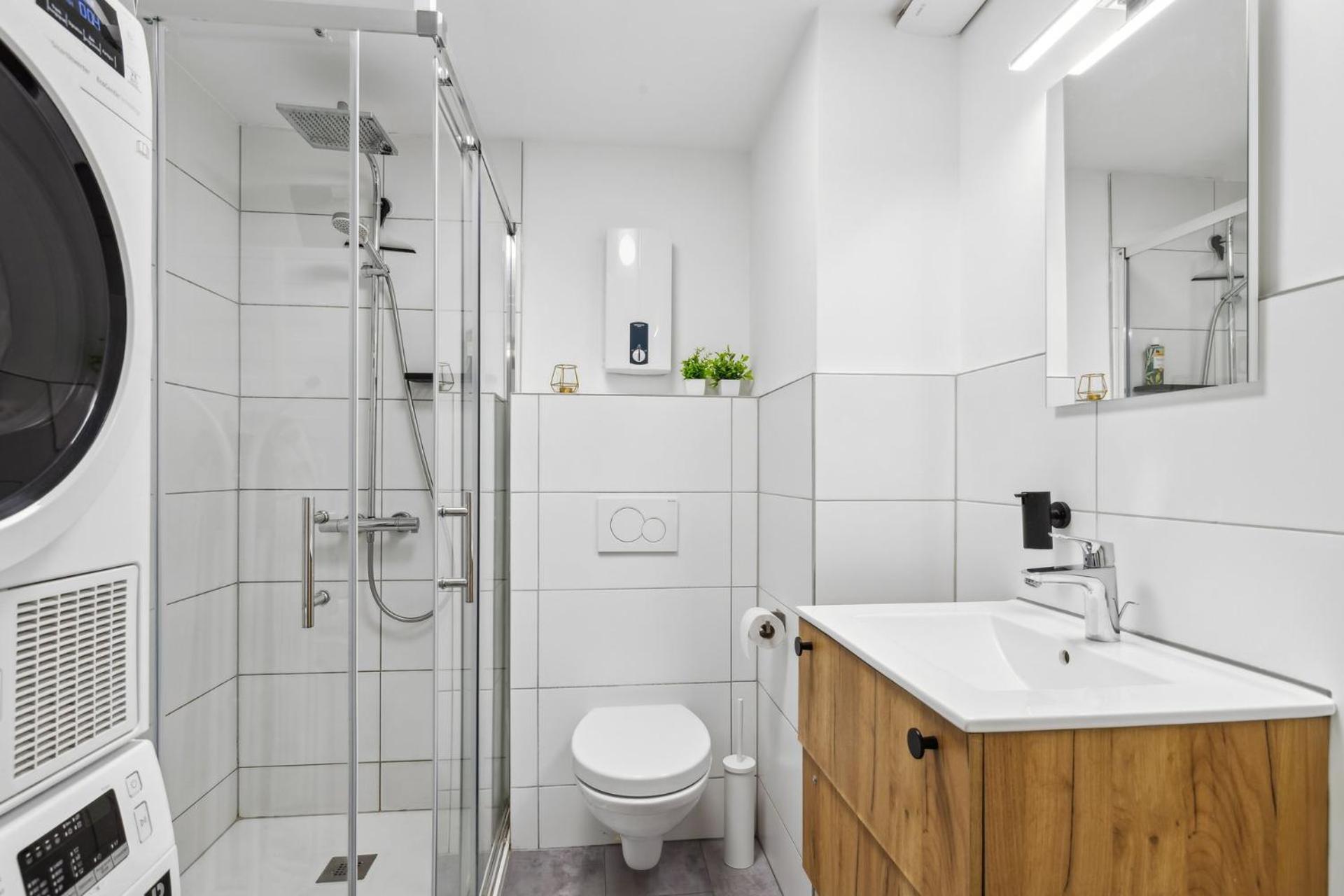 Zentrale, Grosse & Moderne In Apartment *