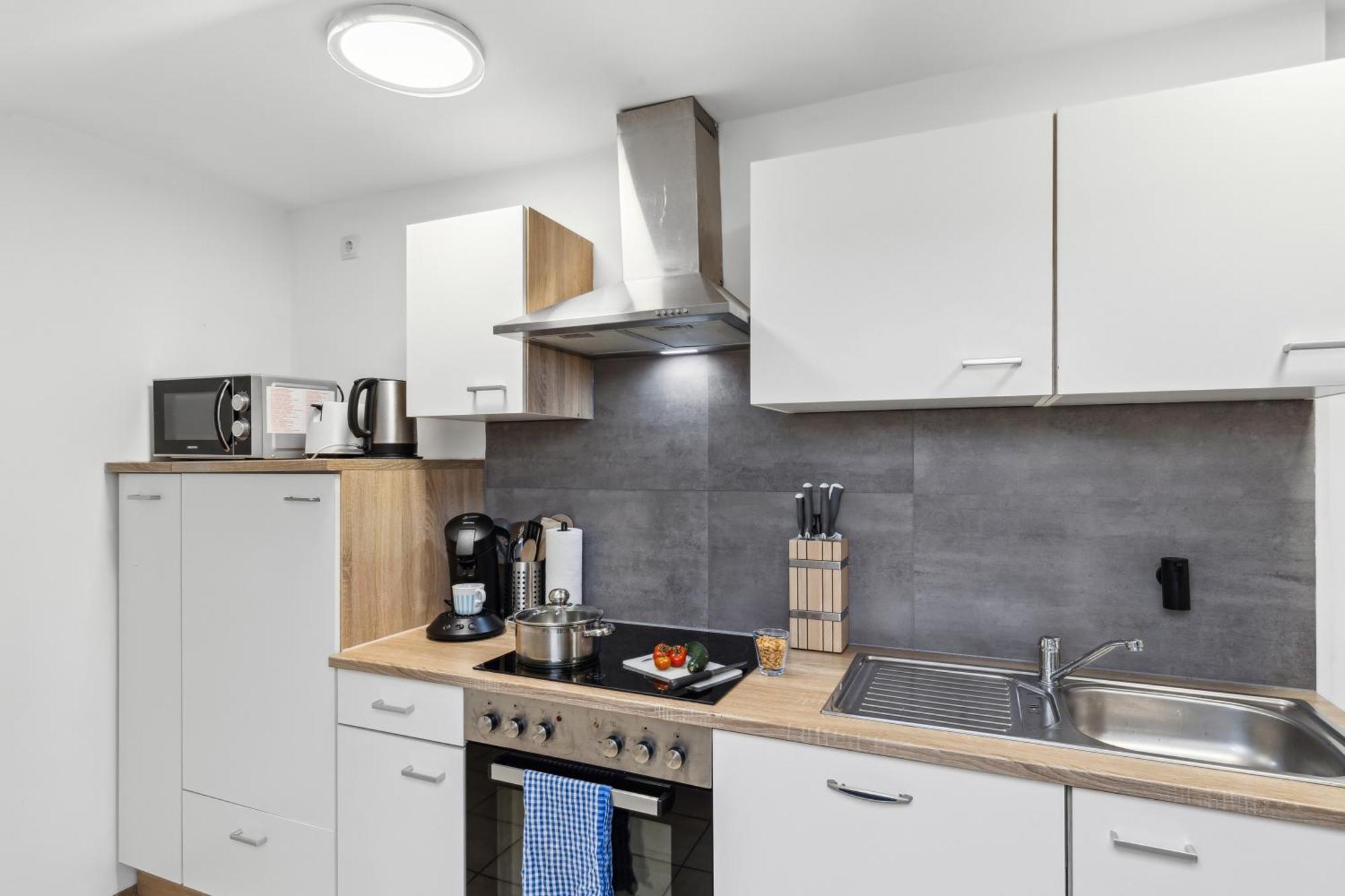 Zentrale, Grosse & Moderne In Apartment *