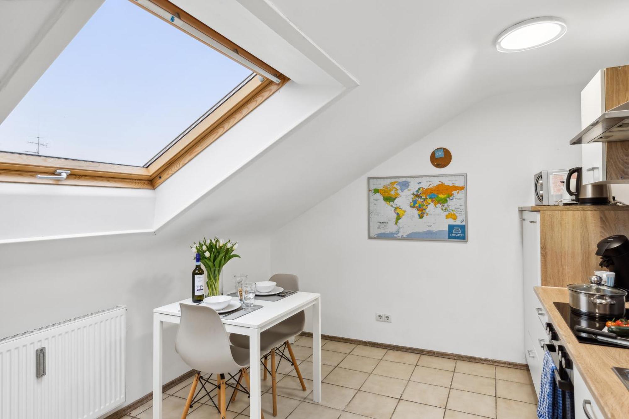 Zentrale, Grosse & Moderne In Apartment